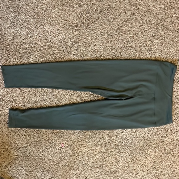 HUGE LEGGING BUNDLE - Picture 5 of 12